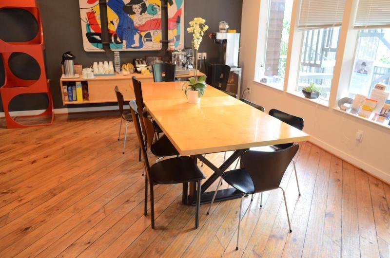 Modern Bed and breakfast Houston