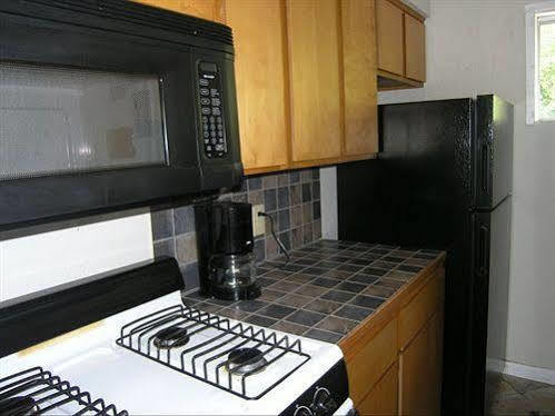 Modern 3* Houston